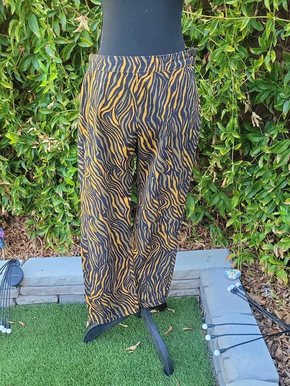 Cotton On Cropped Zebra-Stripe Pants - Black & Gold